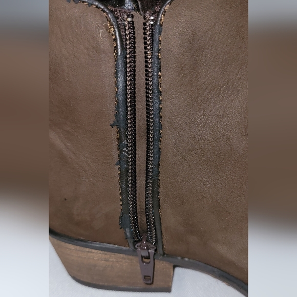 Steve Madden Leather Ankle Boots, (Brown - Size 8) - Picture 4 of 11